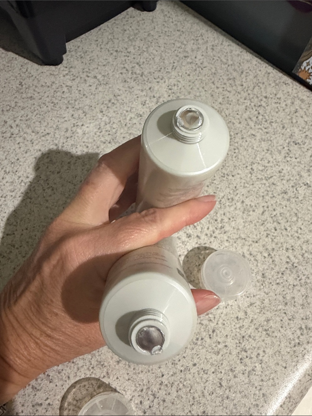 Doterra Facial Cleanser - Picture 3 of 3